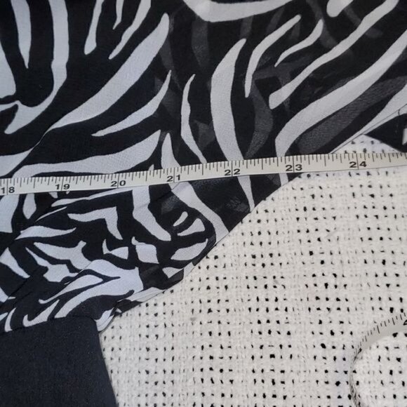 Nicole‎ Miller Sheer Lined V-neck Cold Shoulder Black Frost Event Sz 16 Dress - Picture 9 of 10